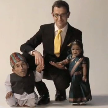 Seeing Eye To Eye For Once! World's Shortest Man And Woman Finally Meet