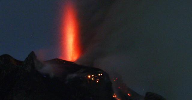//man has leg shattered by spitting lava from hawaii volcano pp