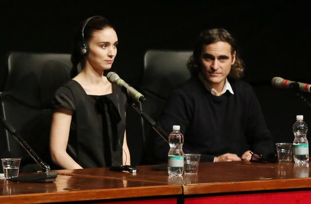 Joaquin Phoenix Rooney Mara Seen Out Together For First Time