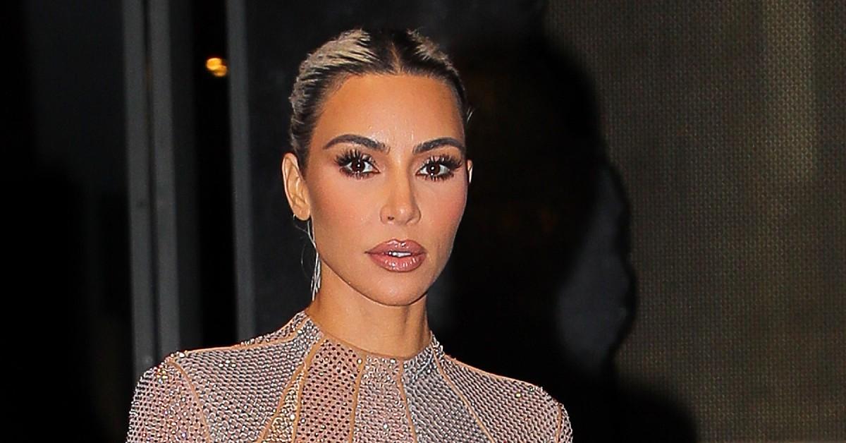 Kardashians Fans Speculate Editors Gave Kim A Cgi Tear