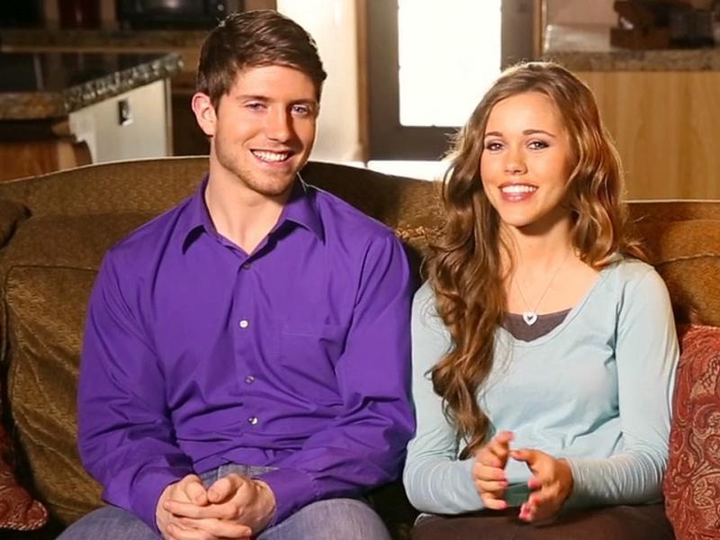 //jessa duggar pregnant hidden signs