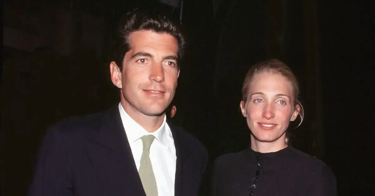 Photo of John F. Kennedy Jr. and Carolyn Bessette-Kennedy