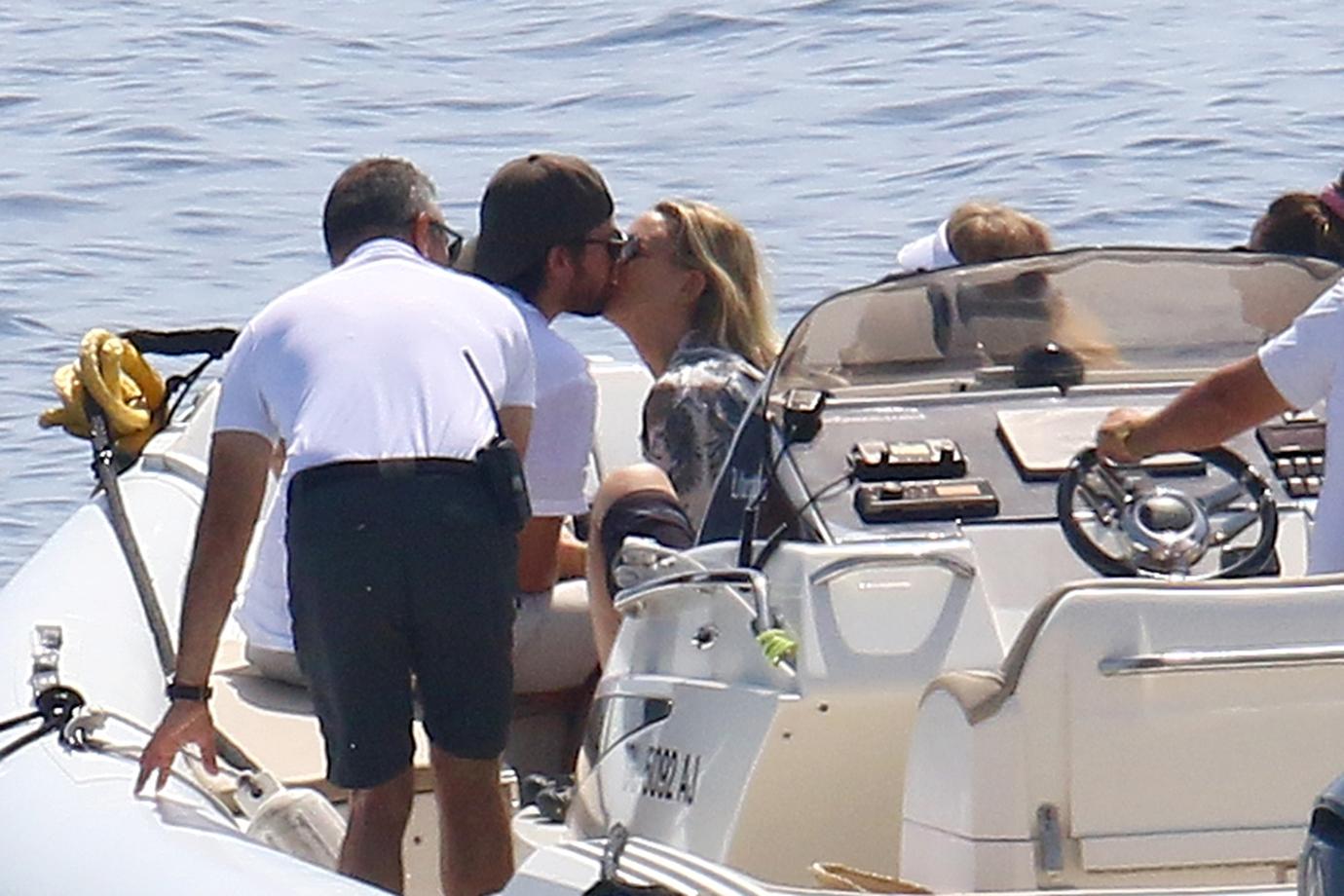 Kate Hudson Kissing Boyfriend Danny