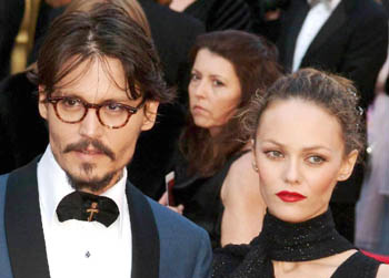 //vanessa paradis miserable couple