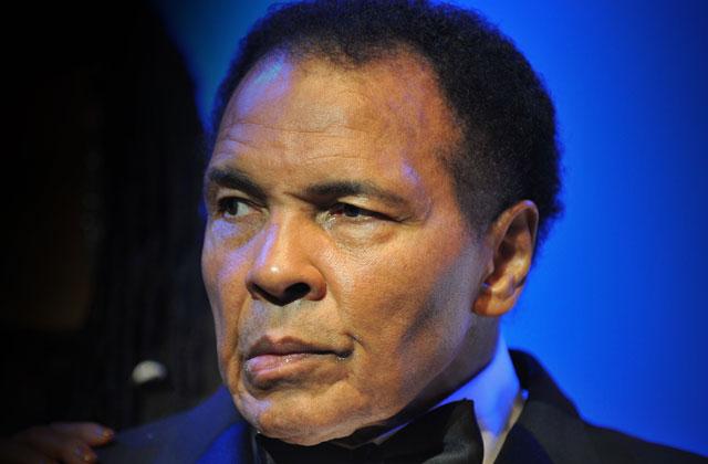 //muhammad ali hospitalized daughter laila family pp