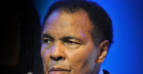 //muhammad ali hospitalized daughter laila family pp