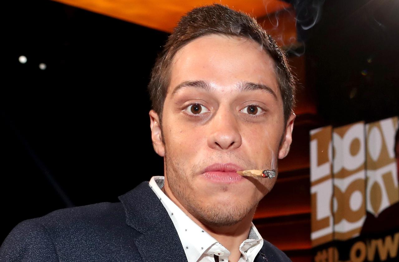 //pete davidson friends worry star endangering sobriety PP