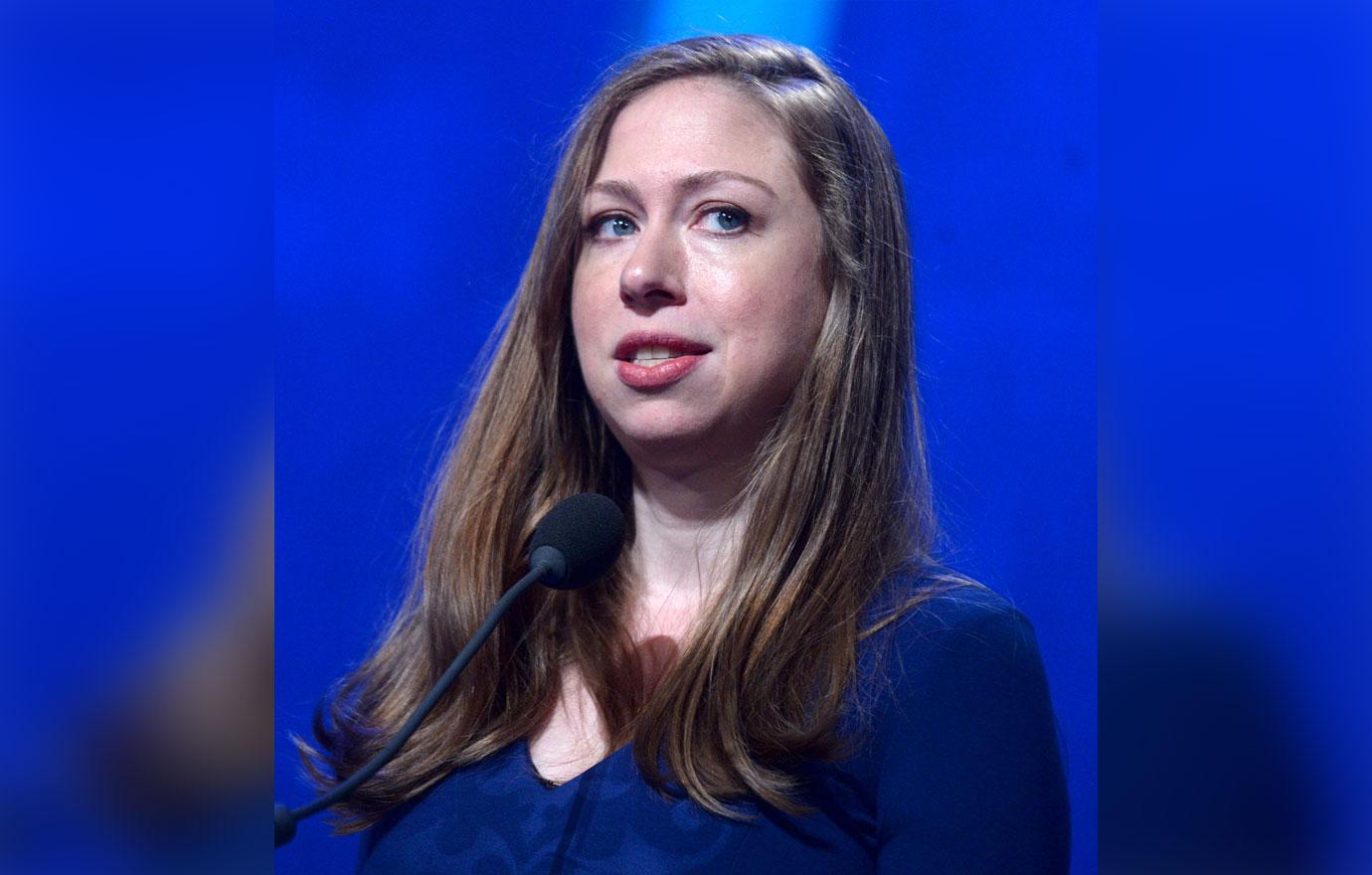 chelsea clinton spotted following bill clinton and monica lewinsky affair