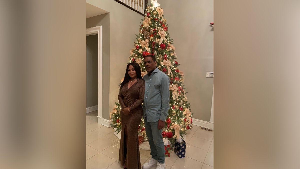 PHoto of Nicki MinaJ and her father, Robert