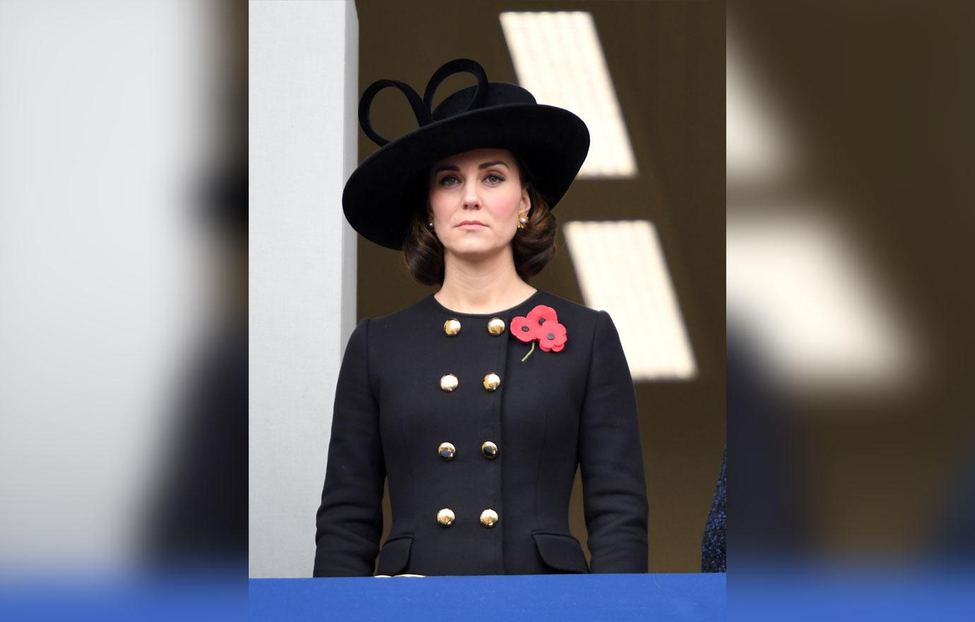 //pregnant kate middleton attends remembrance sunday