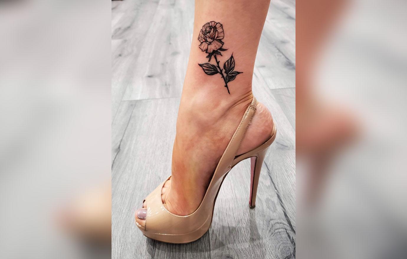 Courtney Stodden Gets Rose Tattoo For New Year