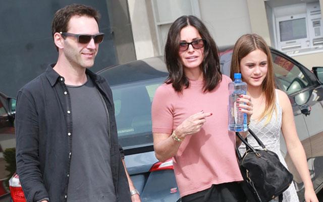 //courteney cox johnny mcdaid engagement reunite easter