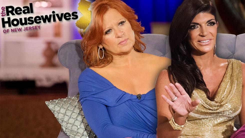 //caroline manzo considering rejoining rhonj