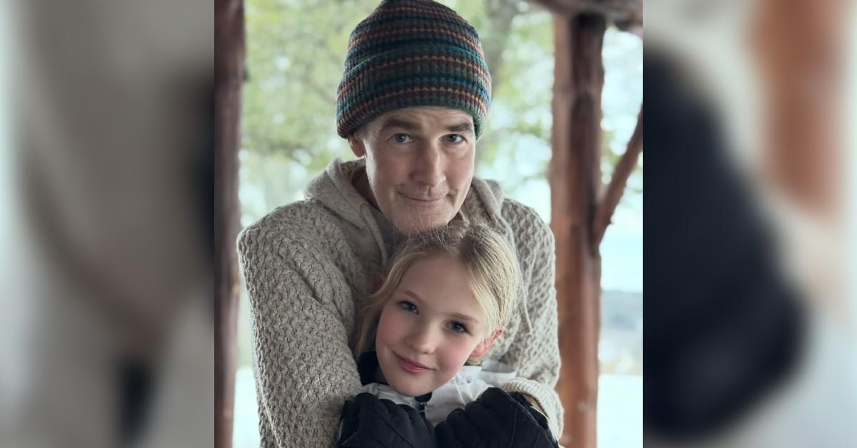 Photo of James Van Der Beek with his daughter.