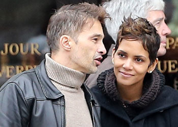 //halle berry pregnant olivier martinez