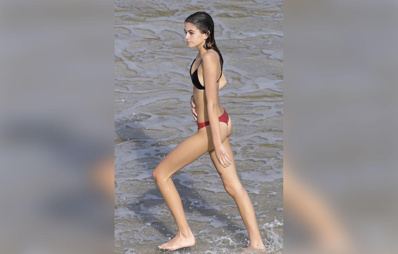 //kaia gerber bikini france