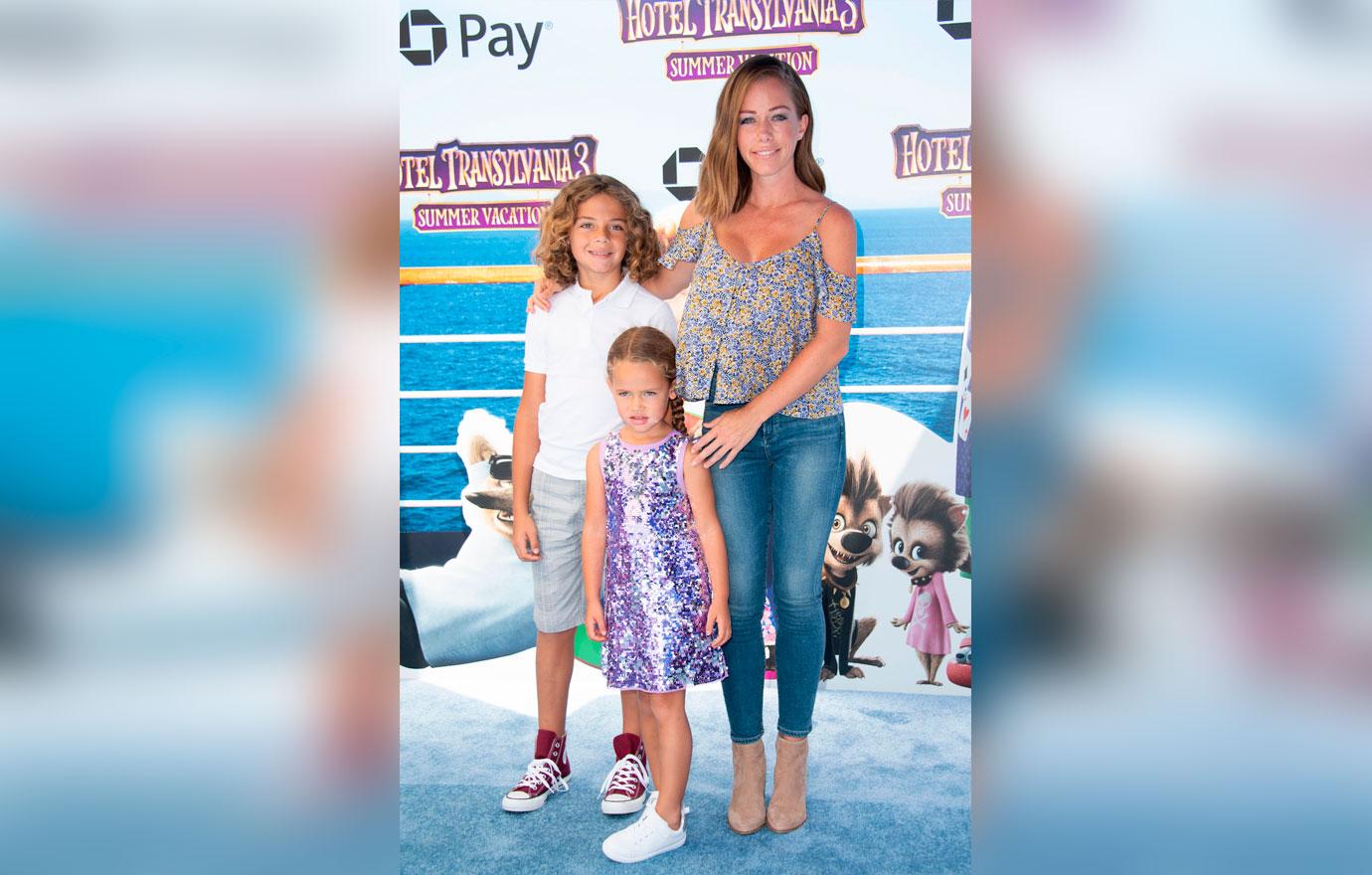 Kendra Wilkinson Takes Her Kids To Movie Premiere