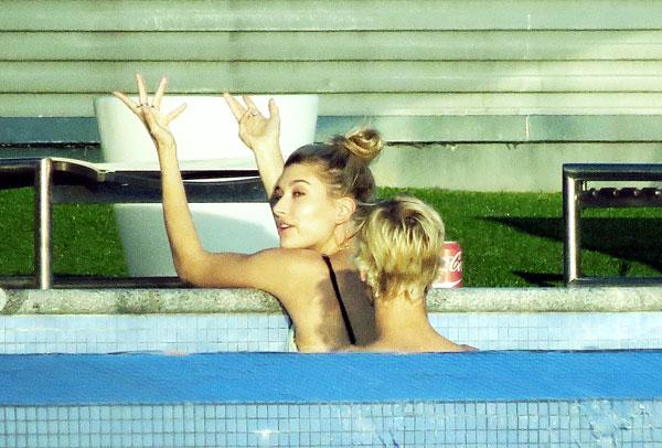 //justin bieber hailey baldwin swimming pool