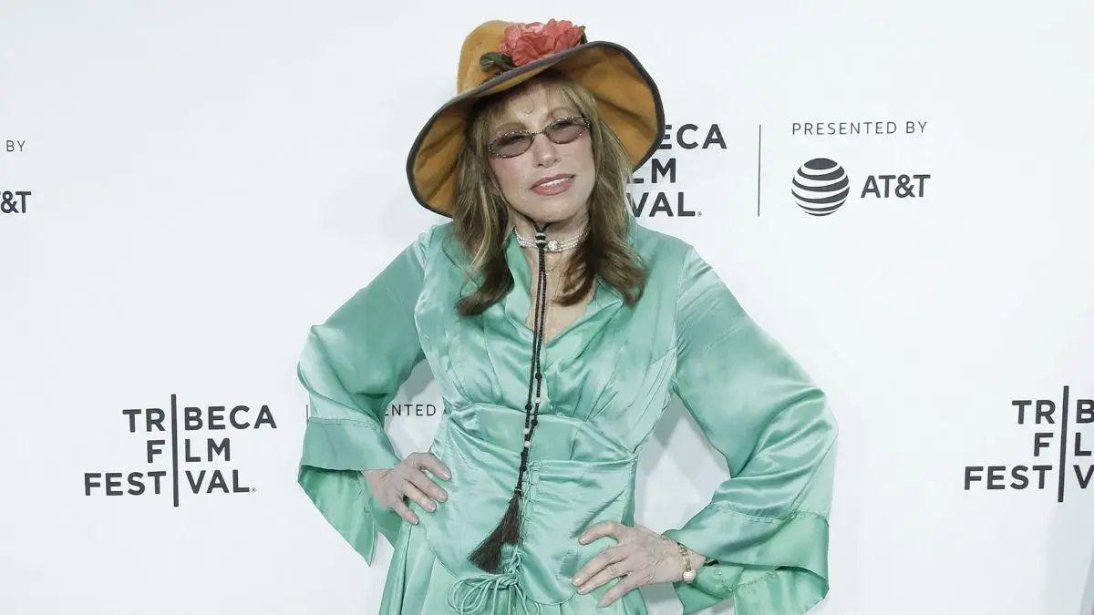 A photo of Carly Simon