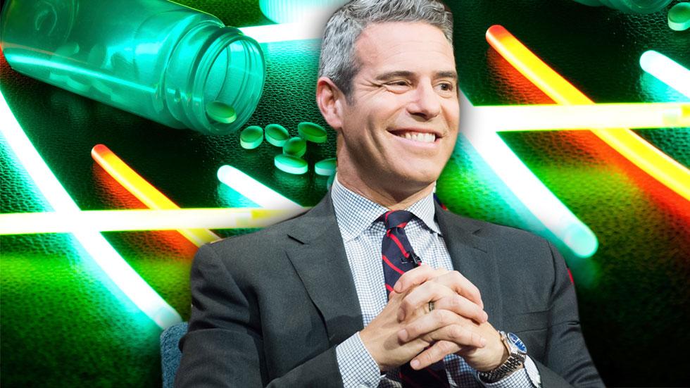 //andy cohen admits to taking molly on howard stern