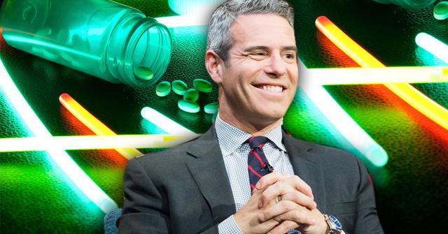 //andy cohen admits to taking molly on howard stern