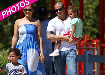 //jennifer lopez kids calabasas