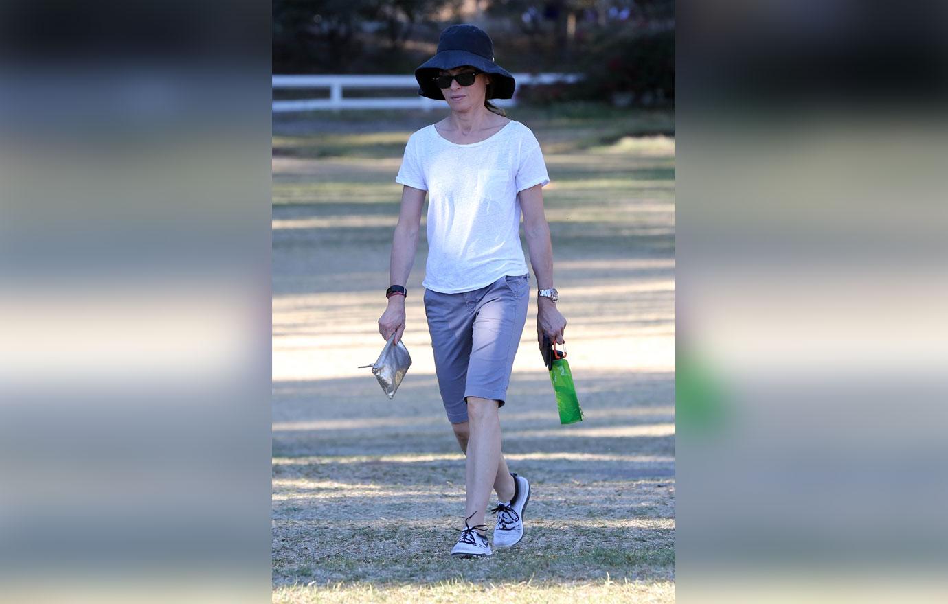 Ewan McGregor Wife Not Wearing Wedding Ring