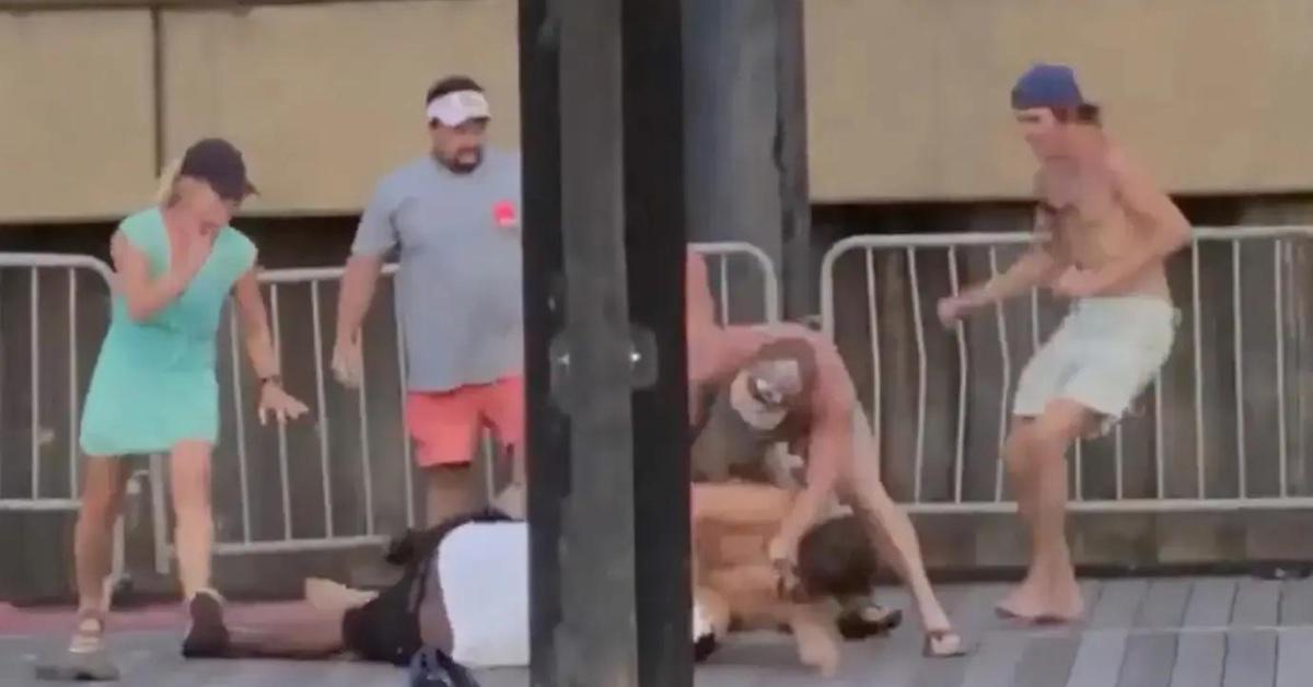 Alabama Riverboat Brawl: Three White Men Face 3rd-Degree Assault Charges - Vimarsana News