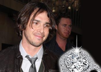 //ben flajnik propose bachelor courtney robinson