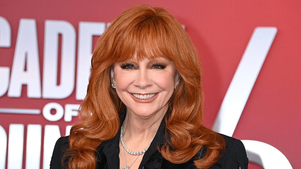 Reba McEntire has been with Rex Linn since 2020.