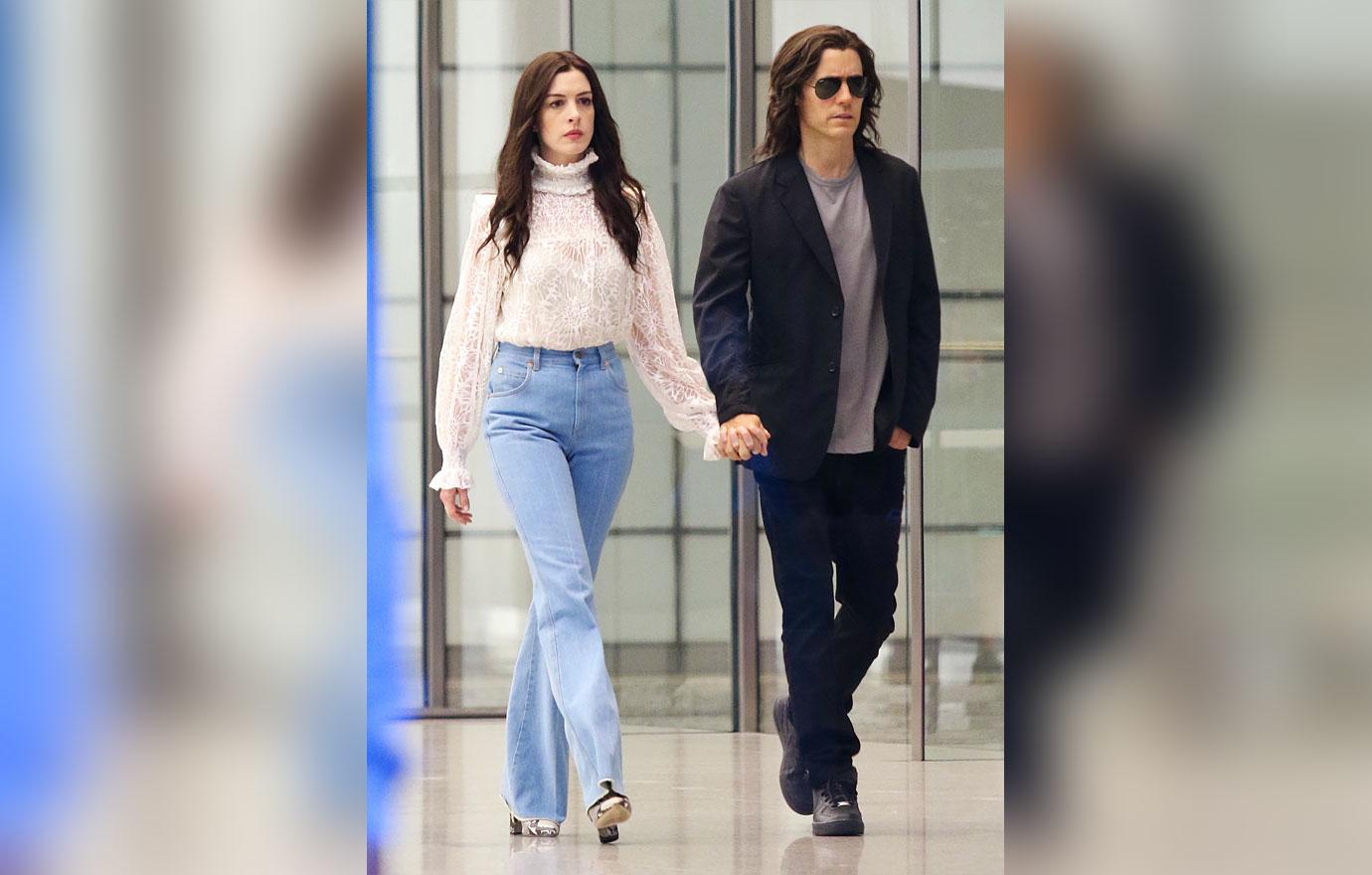 anne hathaway jared leto holding hands filming wecrashed