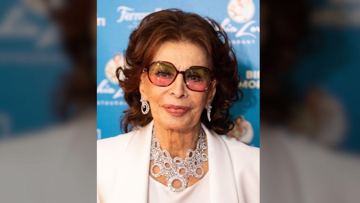 Sophia Loren has shared stories about sex, love, and confronting Marlon Brando's behavior.