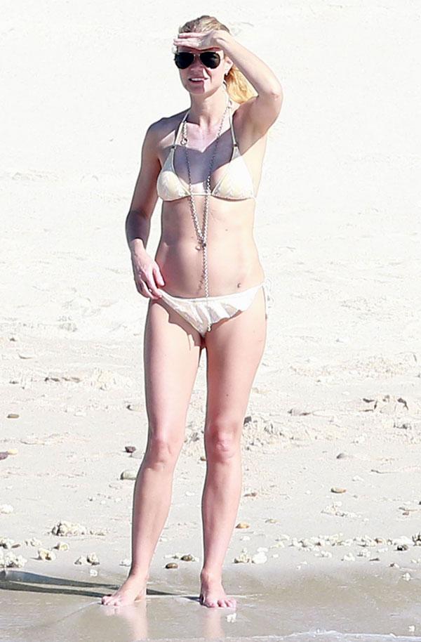 //gwyneth paltrow bikini​ body