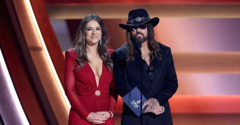 liz hurley fuels latest cyrus family feud billy ray