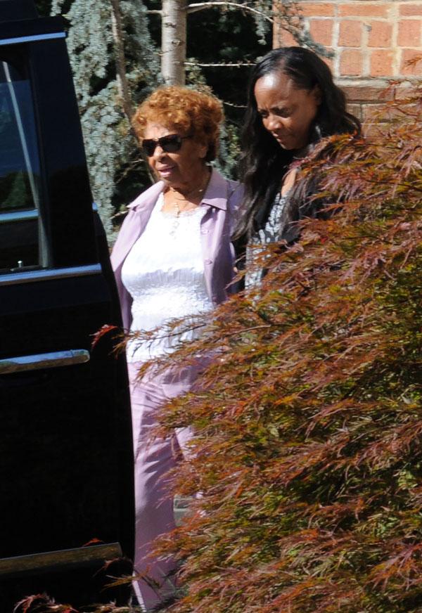 Cissy Houston Says Goodbye To Pat Houston, Heads To NJ For Burial Of Bobbi Kristina