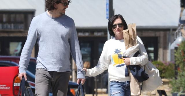 //shannen doherty continues cancer recovery