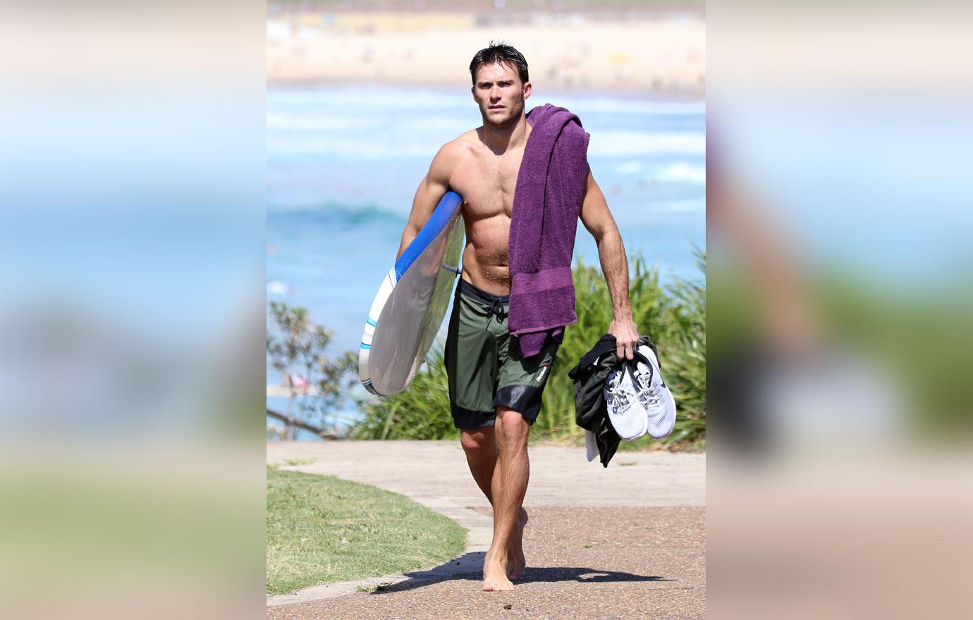 //scott eastwood shirtless bondi beach swimming