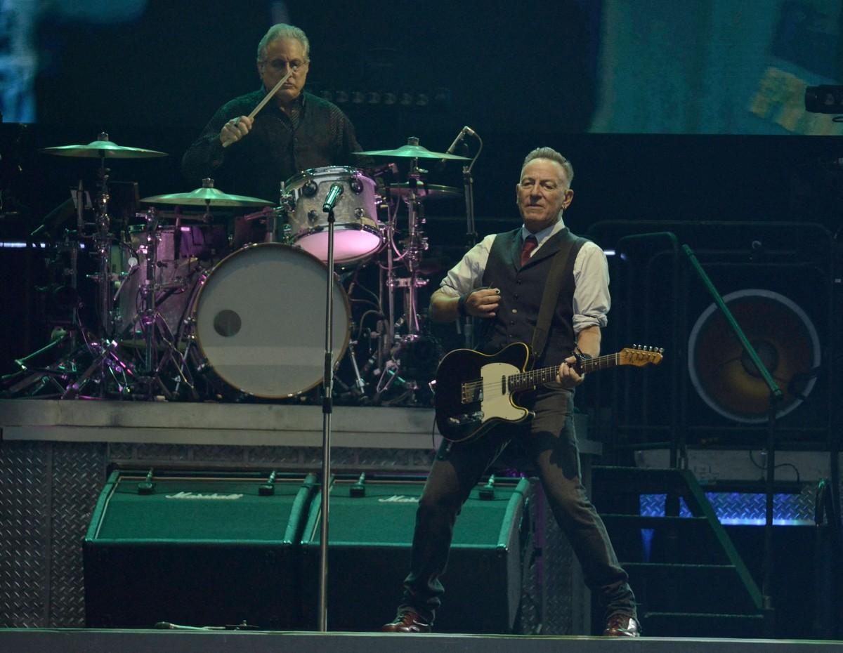 An insider said Bruce Springsteen continues to push himself onstage despite past health setbacks.
