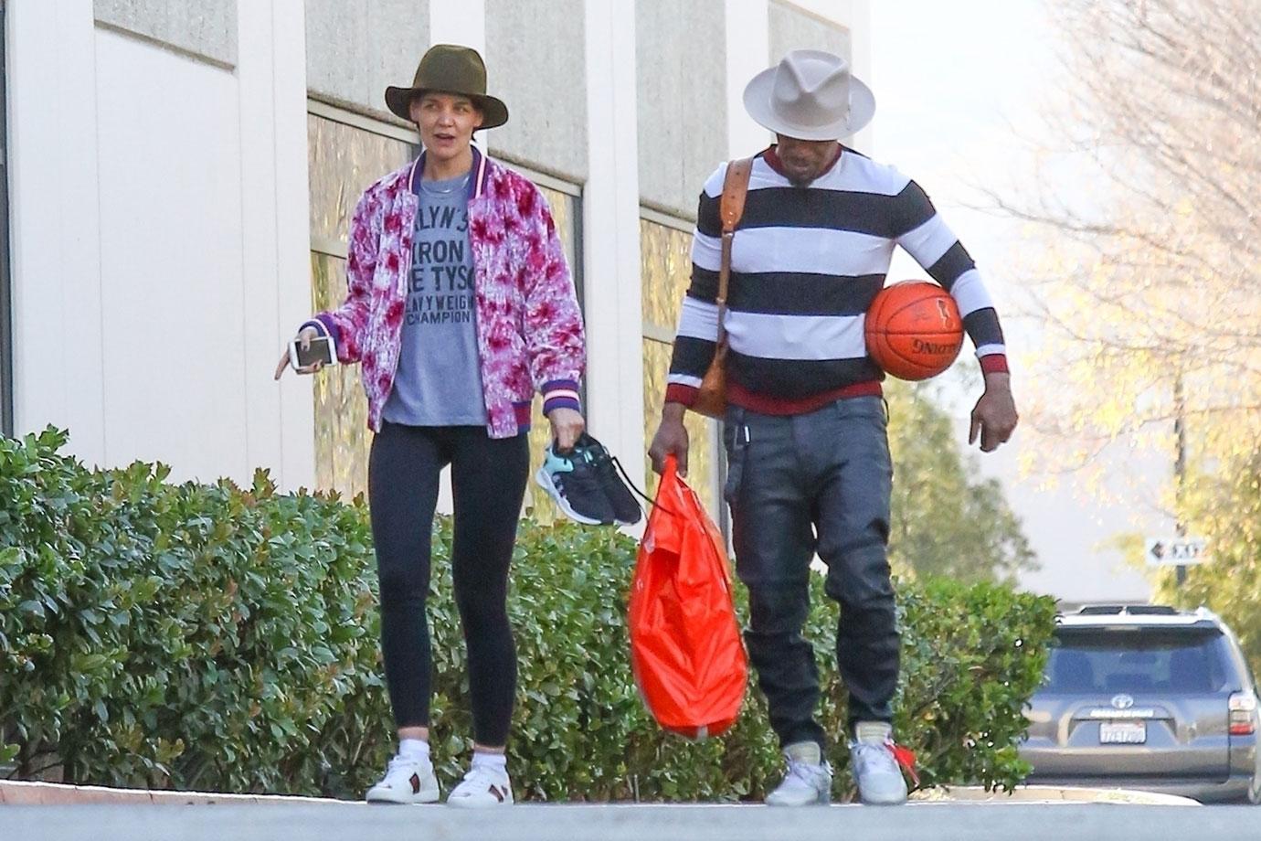 //jamie foxx katie holmes play basketball valentines day