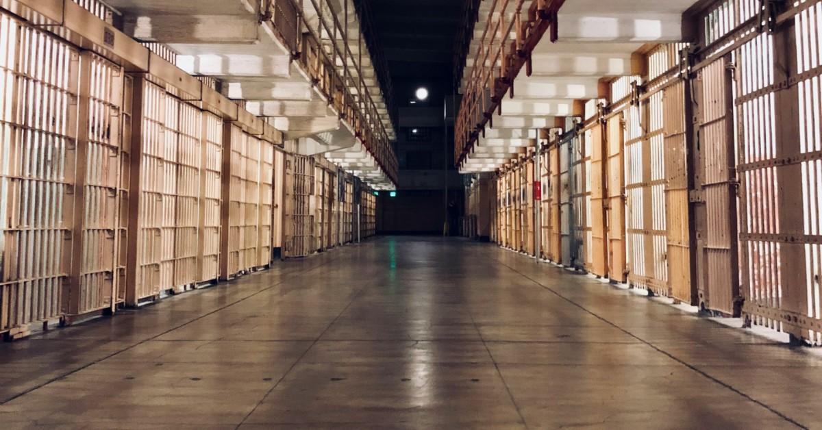 alcatraz carles rabada unsplash