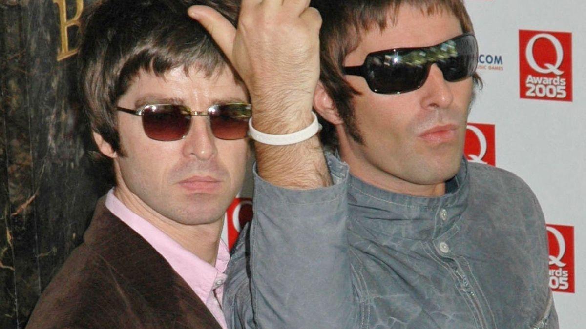 Photo of Noel and Liam Gallagher