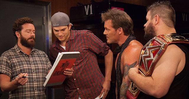 //ashton kutcher danny masterson take on monday night raw