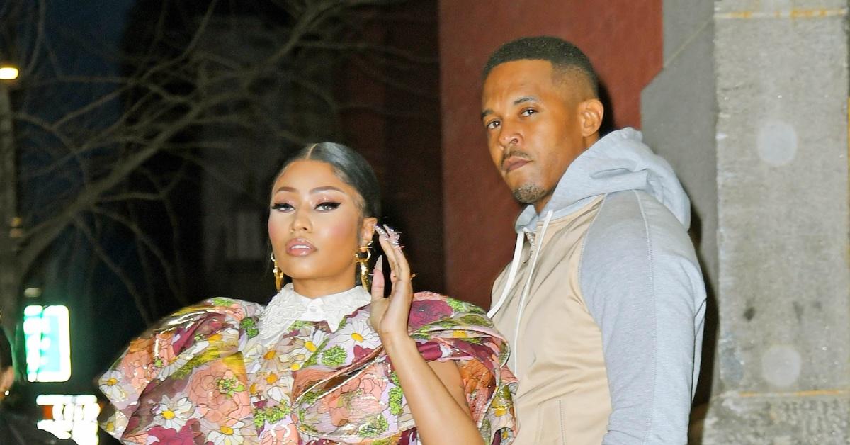 nicki minaj sues blogger over cocaine claims comments son