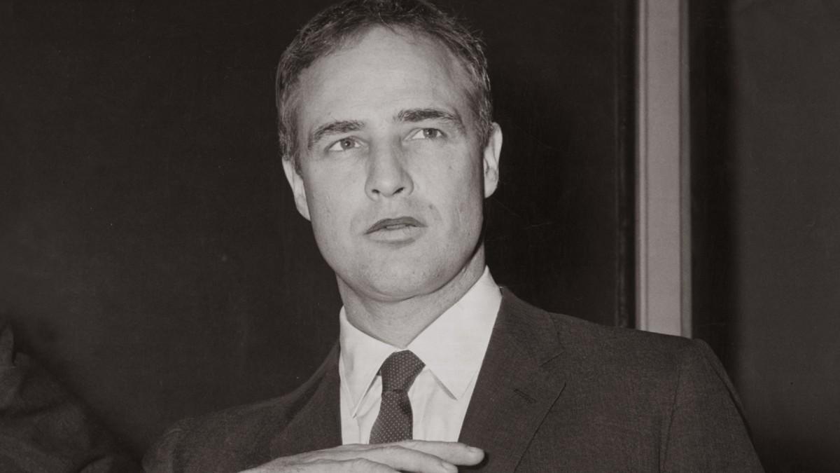 Marlon Brando was a major star with huge Hollywood connections for decades.