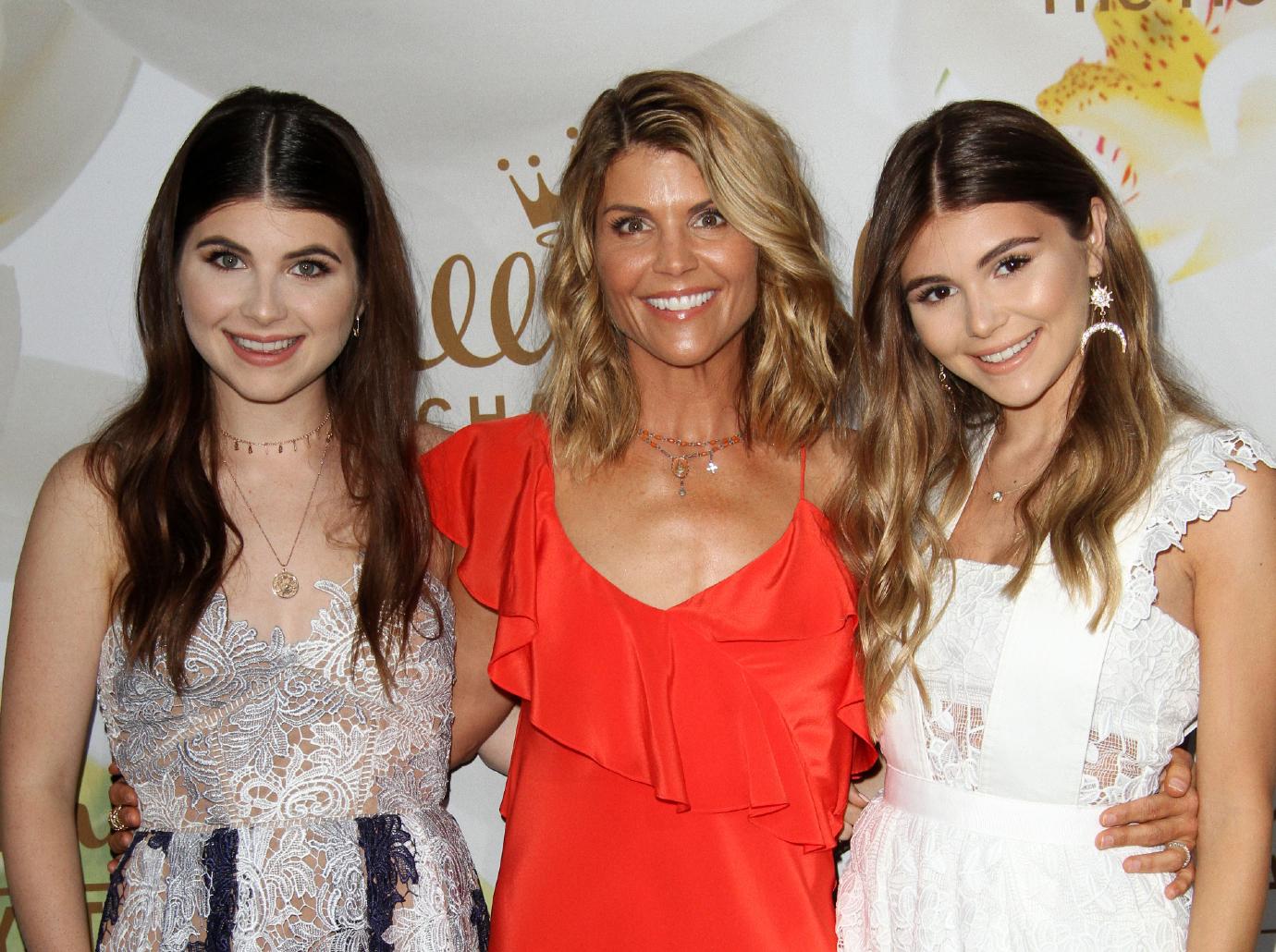 lori loughlin daughters gallery pic