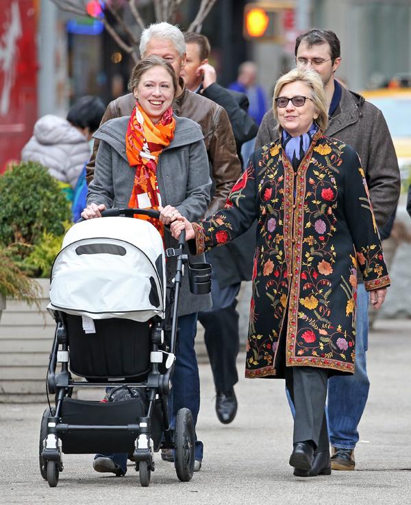 Hillary Clinton Chelsea Clinton Baby Daughter Charlotte Walk