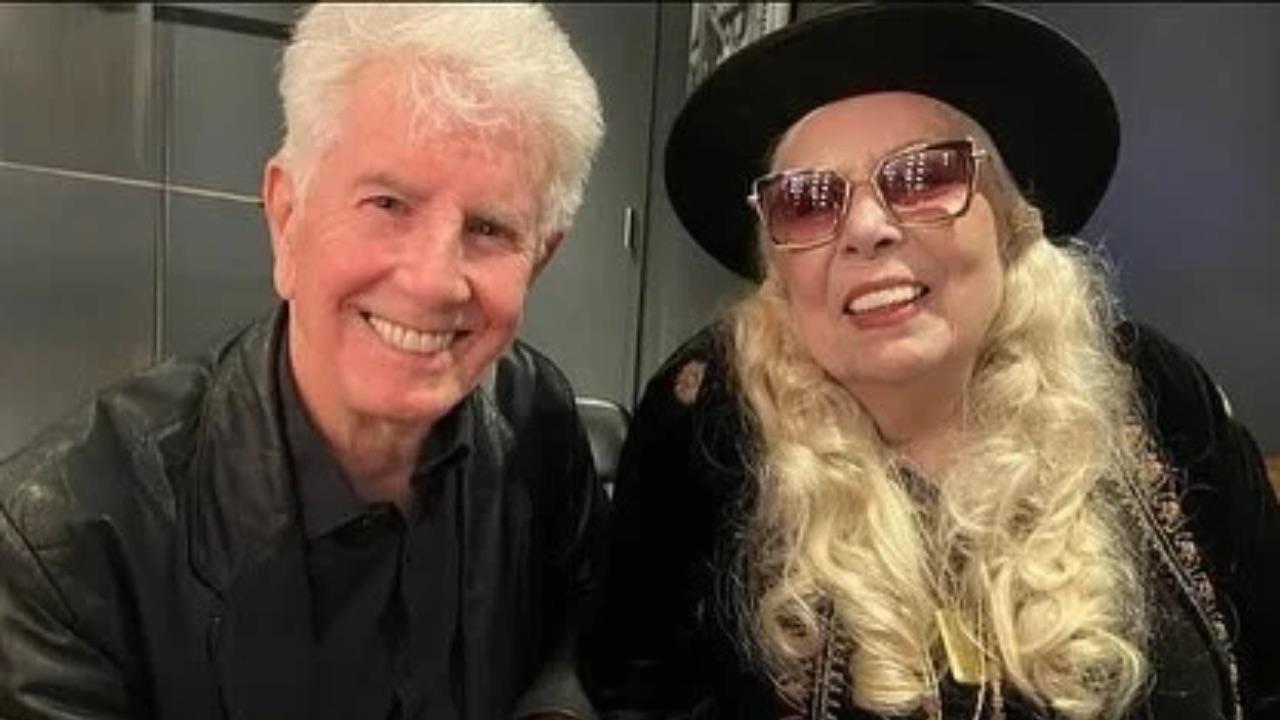 Photo of Graham Nash, Joni Mitchell