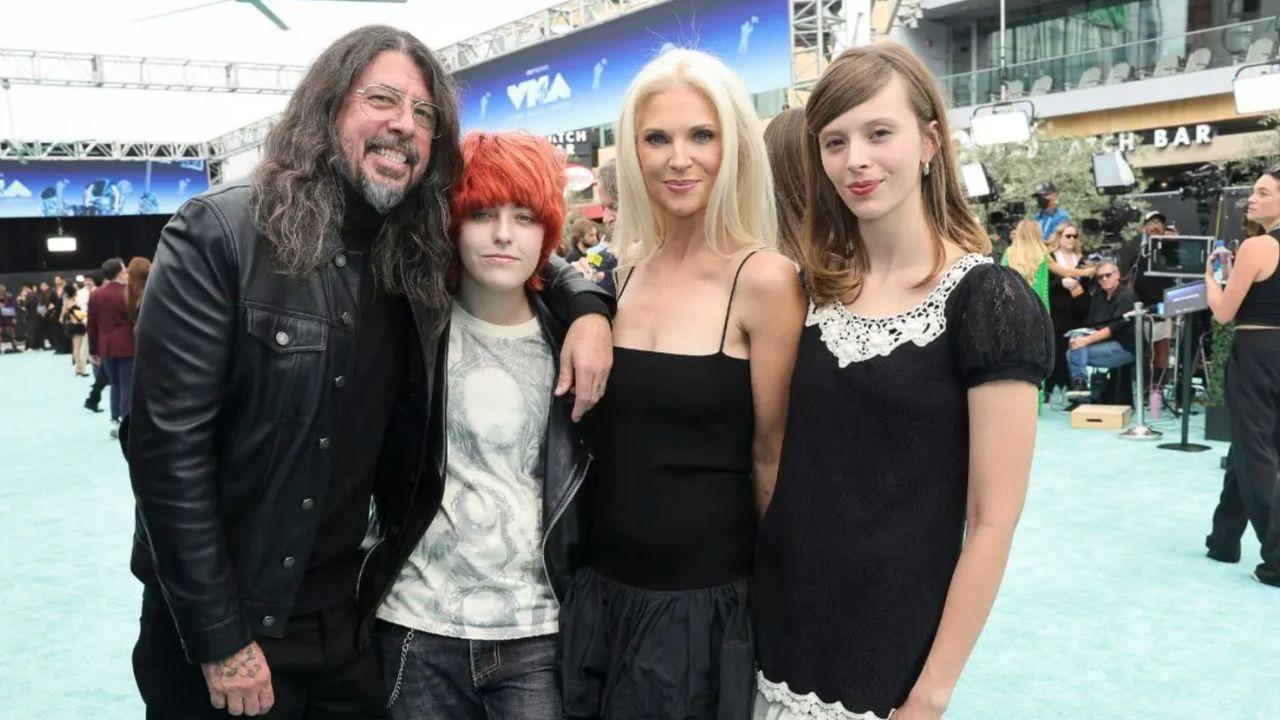 Dave Grohl and his family joined him at the VMAs.