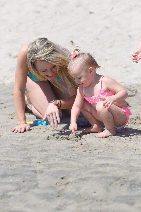 //teen mom leah messer bikini beach day la daughters monster mom