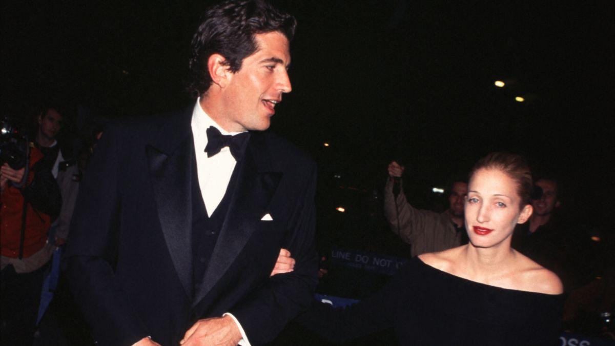 Photo of John F. Kennedy Jr. and Carolyn Bessette